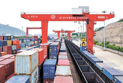 中哈(连云港)物流合作基地上半年进出场集装箱14.2万标箱 开行中欧班列485列